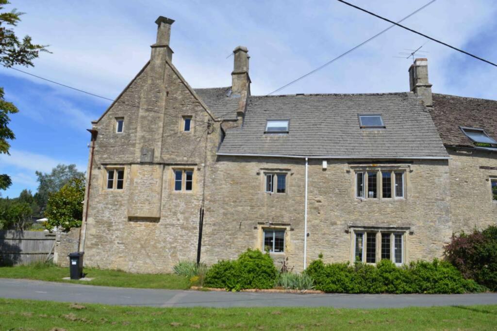 The Old Manor Coach House Leilighet Cirencester Eksteriør bilde