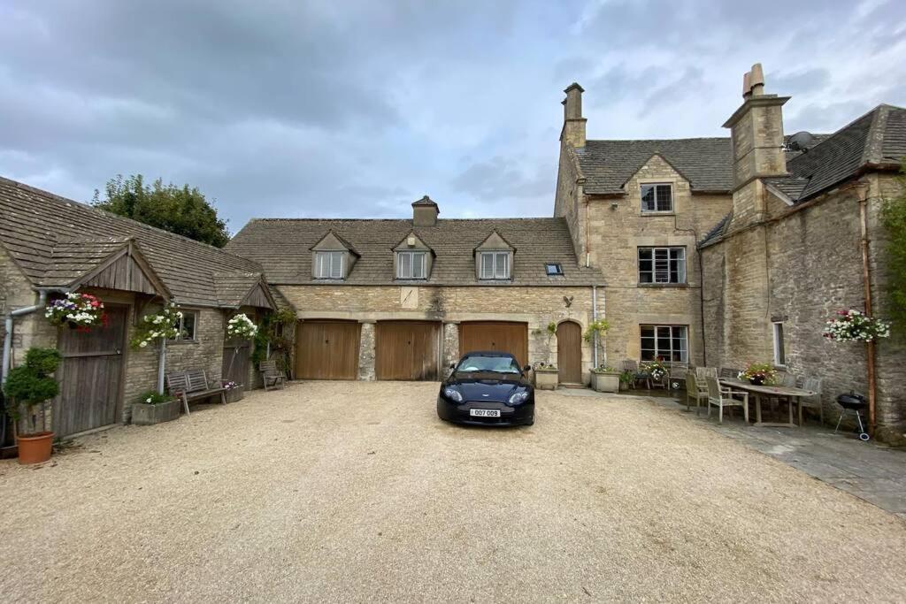 The Old Manor Coach House Leilighet Cirencester Eksteriør bilde