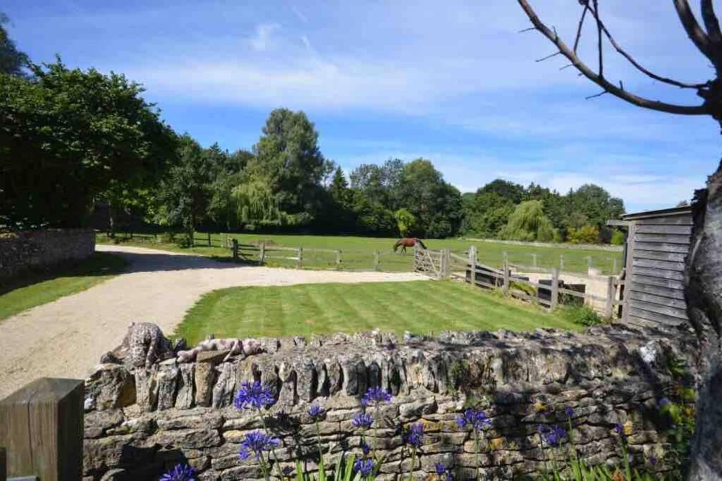 The Old Manor Coach House Leilighet Cirencester Eksteriør bilde