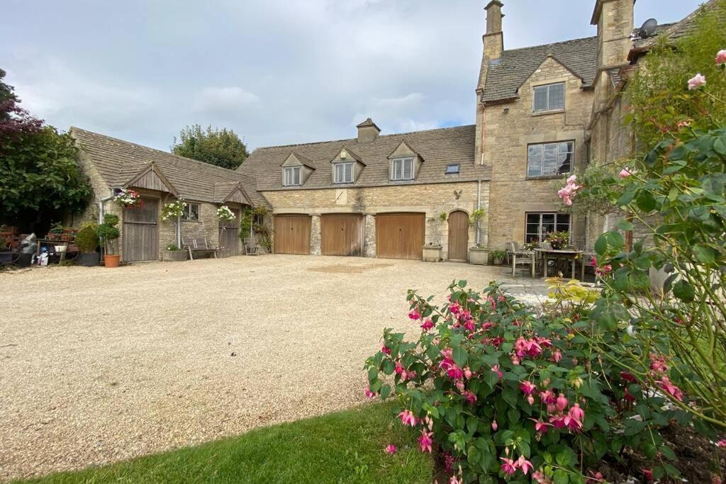 The Old Manor Coach House Leilighet Cirencester Eksteriør bilde